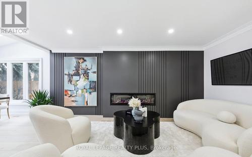 4344 Dallas Court, Mississauga, ON - Indoor