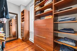 Walk-in closet - 