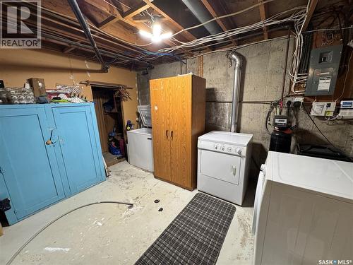 501 7Th Avenue W, Biggar, SK - Indoor