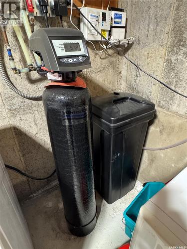 501 7Th Avenue W, Biggar, SK - Indoor