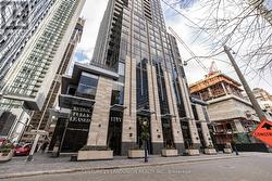1312 - 11 YORKVILLE AVENUE E  Toronto, ON M4W 0B7