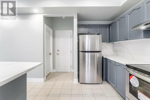 Upper - 15 Masters Green Crescent, Brampton, ON - Indoor Photo Showing Kitchen
