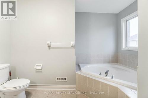 Upper - 15 Masters Green Crescent, Brampton, ON - Indoor Photo Showing Bathroom
