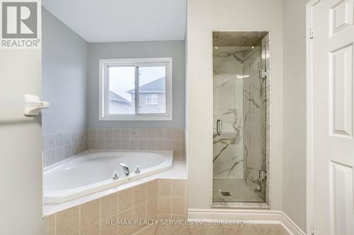 Upper - 15 Masters Green Crescent, Brampton, ON - Indoor Photo Showing Bathroom