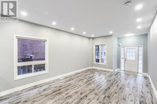 Upper - 15 Masters Green Crescent, Brampton, ON - Indoor Photo Showing Other Room