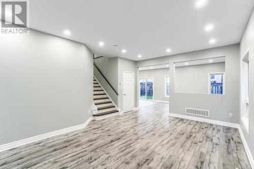 Upper - 15 Masters Green Crescent, Brampton, ON - Indoor