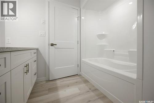 7 2330 Morsky Drive, Estevan, SK - Indoor Photo Showing Bathroom