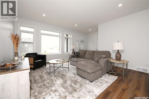 3 2330 Morsky Drive, Estevan, SK - Indoor Photo Showing Living Room