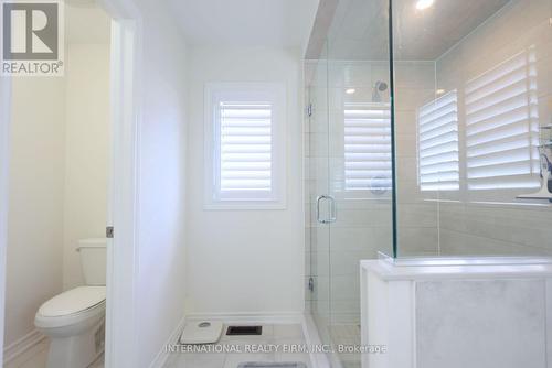 327 Northglen Blvd Boulevard, Clarington, ON - Indoor Photo Showing Bathroom