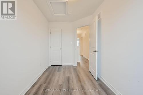 35 - 120 Court Drive, Brant, ON - Indoor Photo Showing Other Room