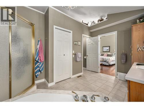 Ensuite - 570 Mesa Vista Drive, Ashcroft, BC - Indoor Photo Showing Bathroom