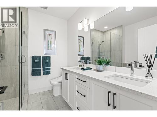 1000 Mt. Robson Place Unit# 37, Vernon, BC - Indoor Photo Showing Bathroom