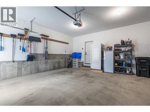 1000 Mt. Robson Place Unit# 37, Vernon, BC - Indoor Photo Showing Garage