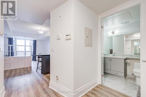 609 - 151 Upper Duke Crescent, Markham, ON - Indoor Photo Showing Bathroom