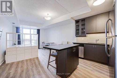 609 - 151 Upper Duke Crescent, Markham, ON - Indoor Photo Showing Kitchen
