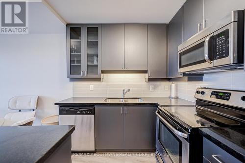609 - 151 Upper Duke Crescent, Markham, ON - Indoor Photo Showing Kitchen