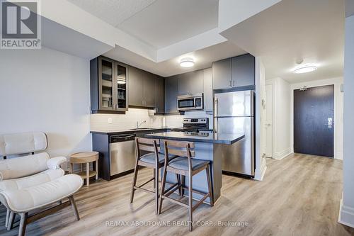 609 - 151 Upper Duke Crescent, Markham, ON - Indoor Photo Showing Kitchen