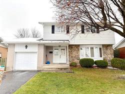 3580 Rue Boulay  Brossard, QC J4Z 2X4