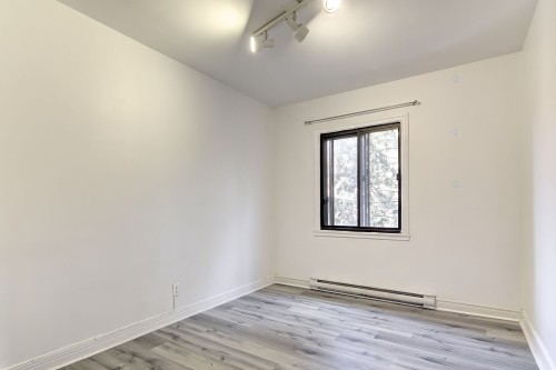 Chambre à coucher - 4883 Av. Cumberland, Montréal (Côte-Des-Neiges/Notre-Dame-De-Grâce), QC - Indoor Photo Showing Other Room