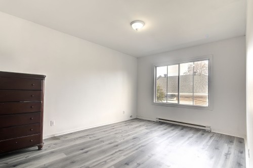 Chambre à coucher - 4883 Av. Cumberland, Montréal (Côte-Des-Neiges/Notre-Dame-De-Grâce), QC - Indoor Photo Showing Other Room