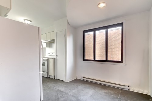 Cuisine - 4883 Av. Cumberland, Montréal (Côte-Des-Neiges/Notre-Dame-De-Grâce), QC - Indoor