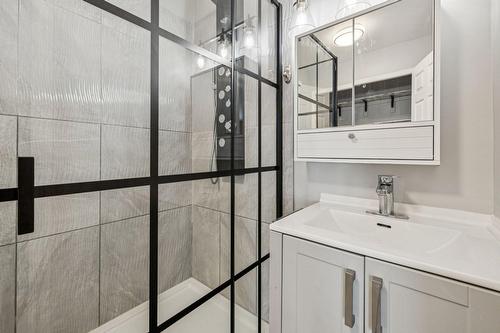 Bathroom - 64 Rue Mcelroy, Gatineau (Gatineau), QC - Indoor Photo Showing Bathroom