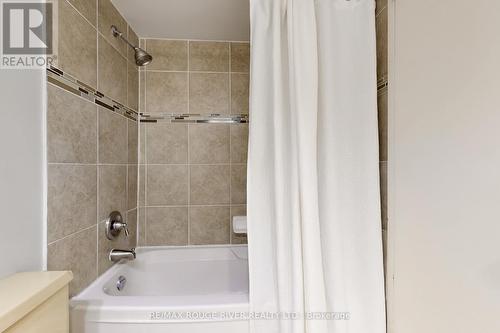 210 - 10 Muirhead Road, Toronto, ON - Indoor Photo Showing Bathroom