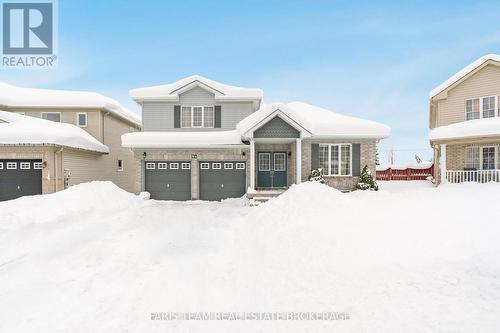 54 STONEMOUNT CRESCENT  Essa, ON L3W 0C5