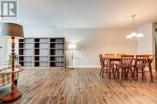 303 - 8 Huron Street, Kawartha Lakes (Lindsay), ON - Indoor Photo Showing Dining Room