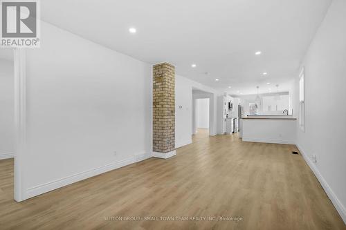 133 Emery Street E, London South (South G), ON - Indoor Photo Showing Other Room