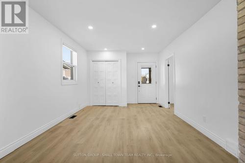 133 Emery Street E, London South (South G), ON - Indoor Photo Showing Other Room