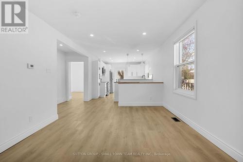 133 Emery Street E, London South (South G), ON - Indoor Photo Showing Other Room