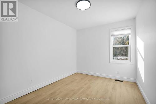133 Emery Street E, London South (South G), ON - Indoor Photo Showing Other Room