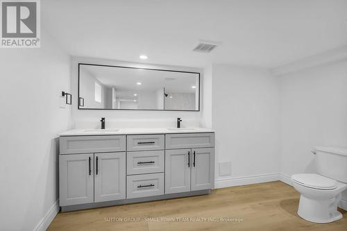 133 Emery Street E, London South (South G), ON - Indoor Photo Showing Bathroom