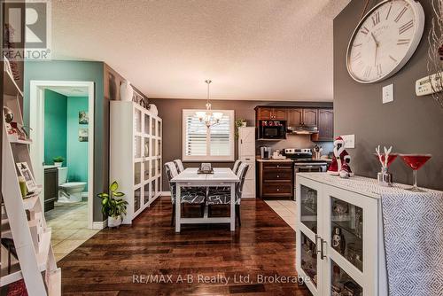 48 Wellington Street, East Zorra-Tavistock (Tavistock), ON - Indoor Photo Showing Dining Room