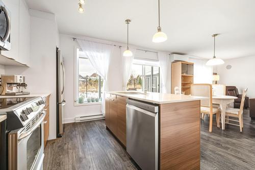 Cuisine - 1752 Rue Louis-Philippe-Hébert, Chambly, QC - Indoor Photo Showing Kitchen With Upgraded Kitchen