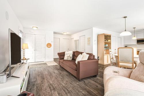 Salon - 1752 Rue Louis-Philippe-Hébert, Chambly, QC - Indoor Photo Showing Living Room