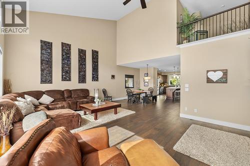 3359 Cougar Road Unit# 19, West Kelowna, BC - Indoor Photo Showing Living Room