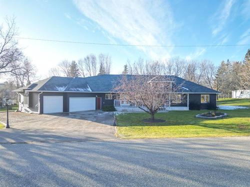 15 Glengariff Street, Elkhorn, MB - Outdoor