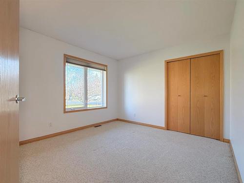 15 Glengariff Street, Elkhorn, MB - Indoor Photo Showing Other Room