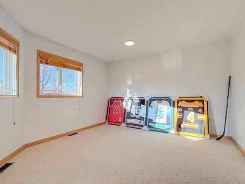 15 Glengariff Street, Elkhorn, MB - Indoor Photo Showing Other Room