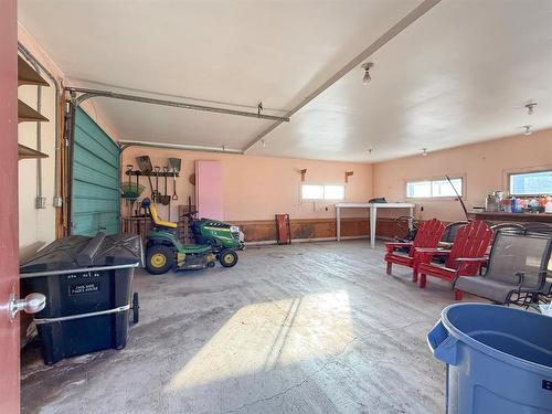 15 Glengariff Street, Elkhorn, MB - Indoor Photo Showing Garage
