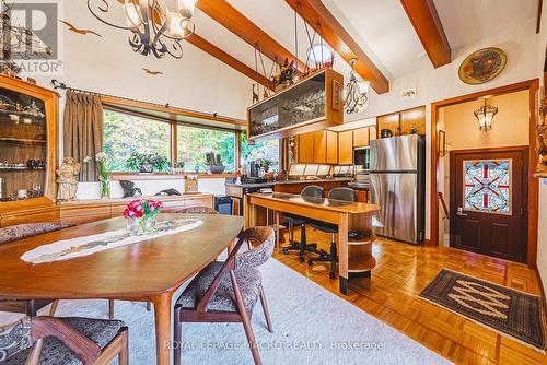36 Maple Drive, Hamilton, ON - Indoor Photo Showing Dining Room