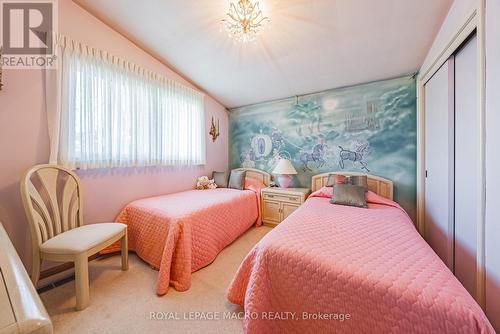 36 Maple Drive, Hamilton, ON - Indoor Photo Showing Bedroom