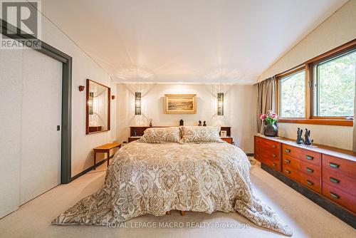 36 Maple Drive, Hamilton, ON - Indoor Photo Showing Bedroom