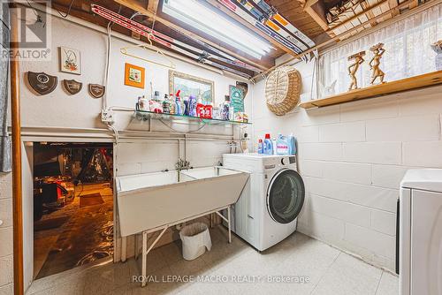 36 Maple Drive, Hamilton, ON - Indoor Photo Showing Laundry Room