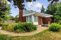 2158 BEL-AIR DRIVE  Ottawa, ON K2C 0X3