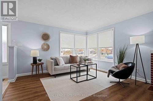 2158 Bel-Air Drive, Ottawa, ON - Indoor Photo Showing Living Room