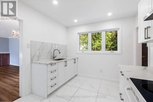 2158 Bel-Air Drive, Ottawa, ON - Indoor Photo Showing Kitchen