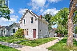 202 32nd STREET W  Saskatoon, SK S7L 0S4